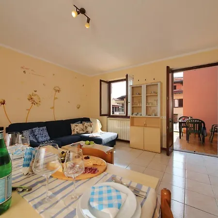 Appartement Sleeps 2 Baveno